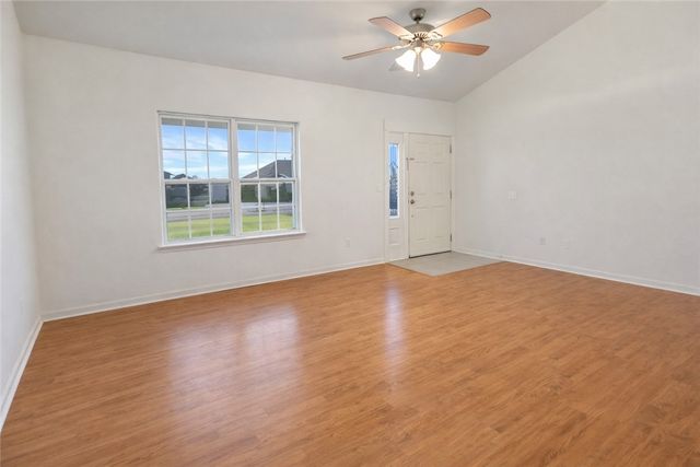 526 White Oak Street, Gentry, AR 72734