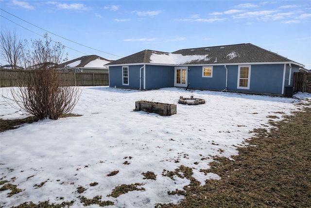 526 White Oak Street, Gentry, AR 72734