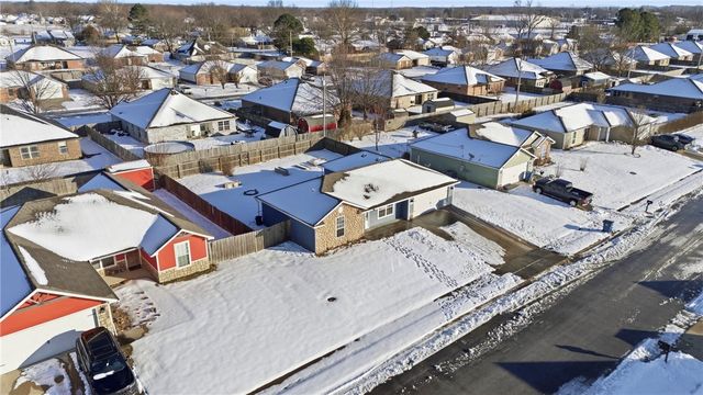 526 White Oak Street, Gentry, AR 72734