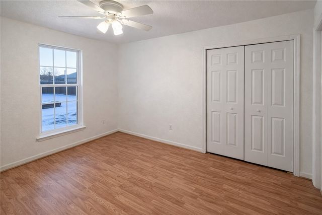 526 White Oak Street, Gentry, AR 72734