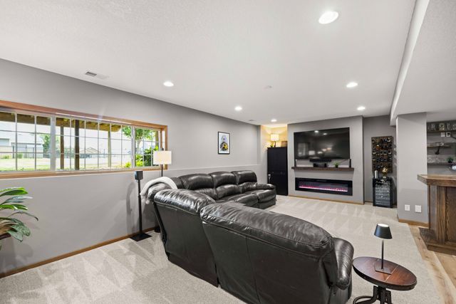 200 NW 8th Street, Earlham, IA 50265