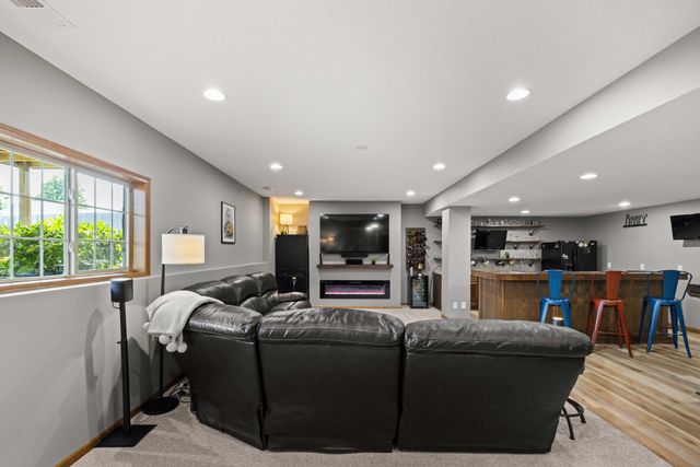 200 NW 8th Street, Earlham, IA 50265