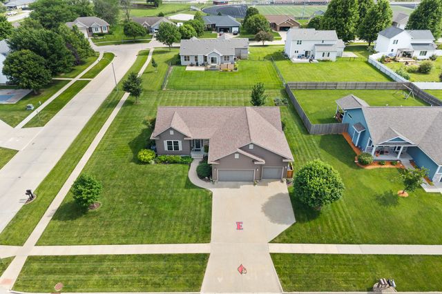 200 NW 8th Street, Earlham, IA 50265