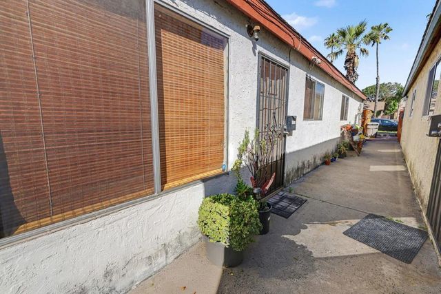 1109 1111 Grand, San Diego, CA 92109