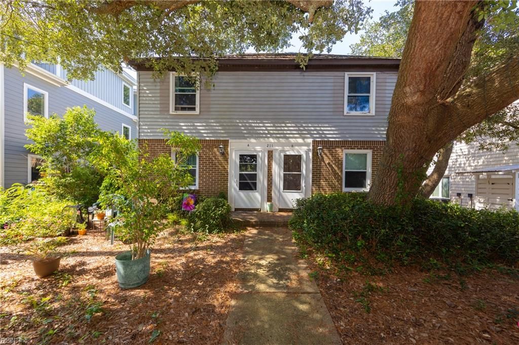 211 85th St, Virginia Beach, VA 23451