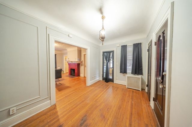 570-572 Dickinson St, Springfield, MA 01108