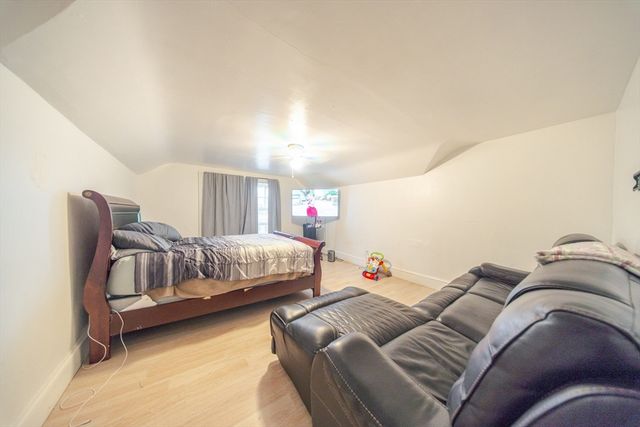 570-572 Dickinson St, Springfield, MA 01108