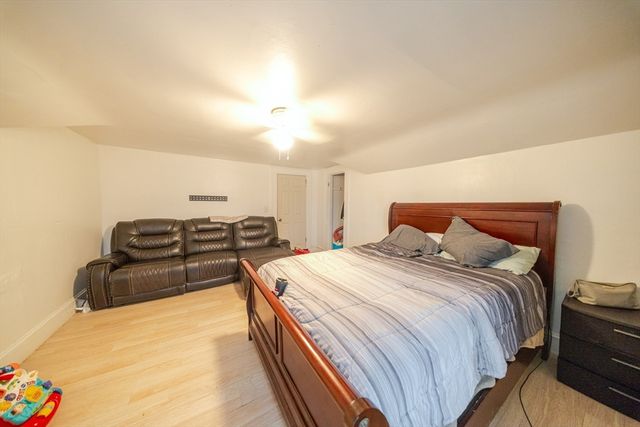 570-572 Dickinson St, Springfield, MA 01108