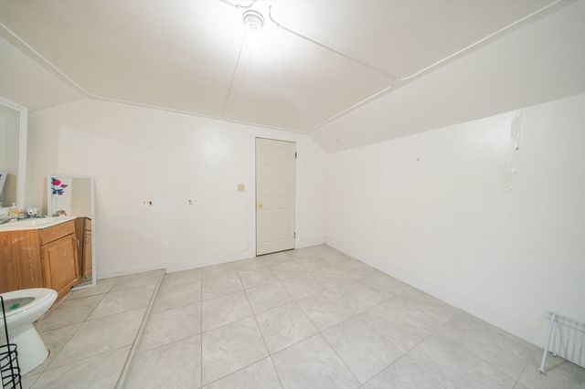 570-572 Dickinson St, Springfield, MA 01108