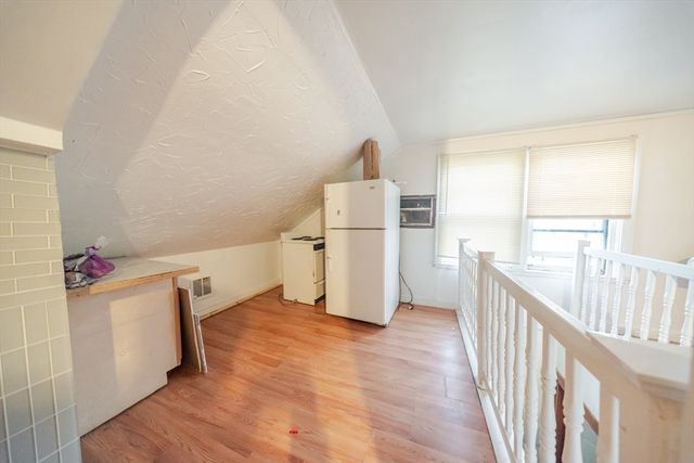 570-572 Dickinson St, Springfield, MA 01108