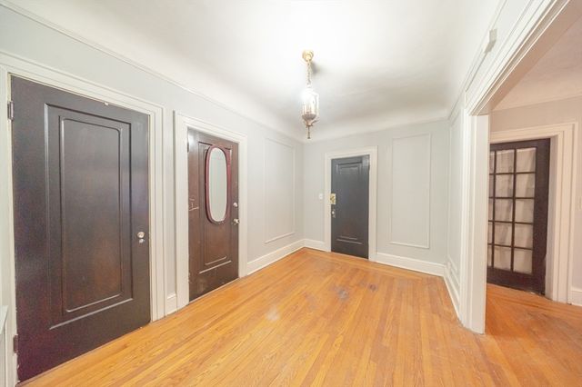 570-572 Dickinson St, Springfield, MA 01108