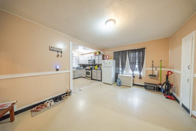 570-572 Dickinson St, Springfield, MA 01108