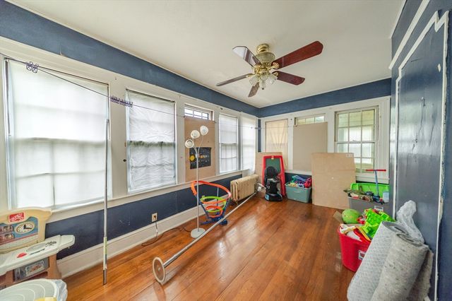570-572 Dickinson St, Springfield, MA 01108