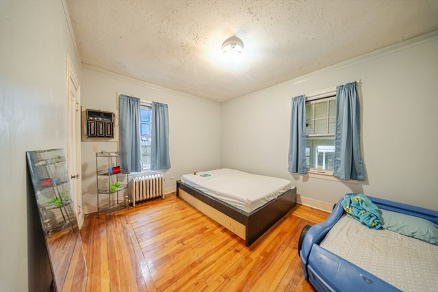 570-572 Dickinson St, Springfield, MA 01108