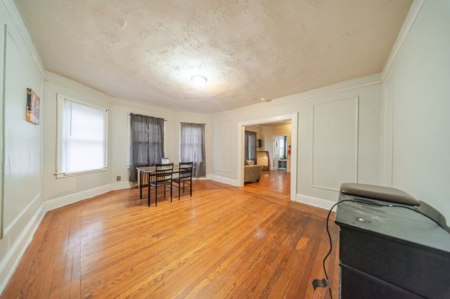 570-572 Dickinson St, Springfield, MA 01108