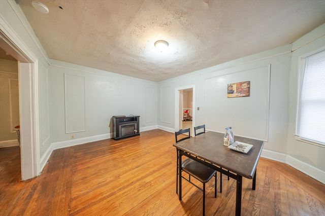 570-572 Dickinson St, Springfield, MA 01108