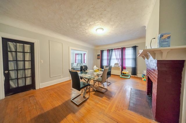 570-572 Dickinson St, Springfield, MA 01108