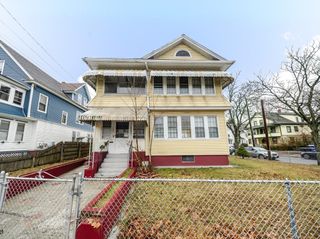 570-572 Dickinson St, Springfield, MA 01108