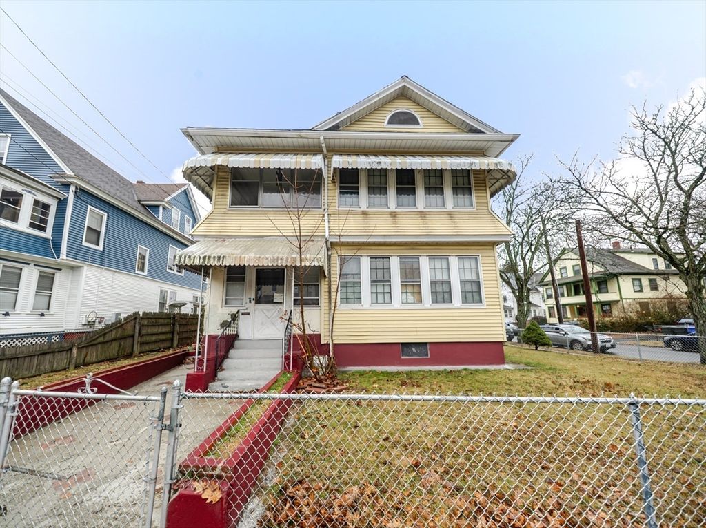 570-572 Dickinson St, Springfield, MA 01108