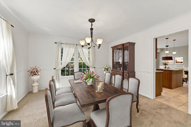 1236 LEXINGTON DR, Yardley, PA 19067