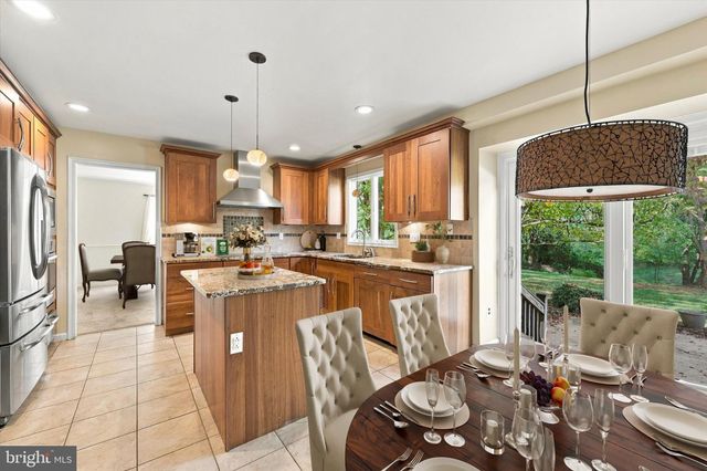 1236 LEXINGTON DR, Yardley, PA 19067