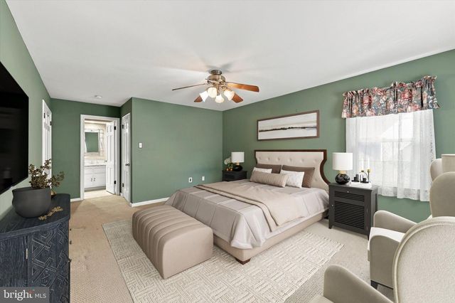 1236 LEXINGTON DR, Yardley, PA 19067