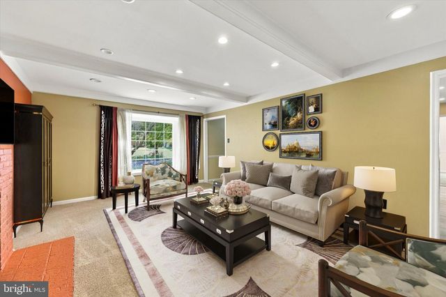 1236 LEXINGTON DR, Yardley, PA 19067