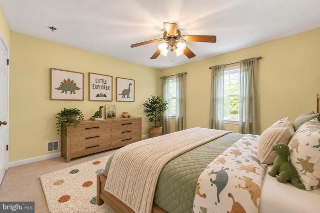 1236 LEXINGTON DR, Yardley, PA 19067