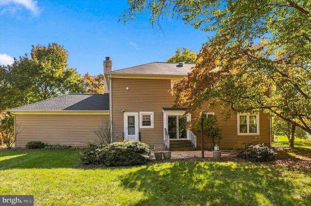 1236 LEXINGTON DR, Yardley, PA 19067