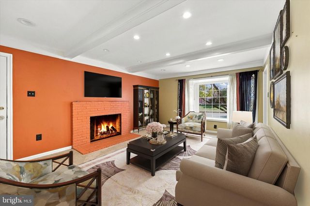 1236 LEXINGTON DR, Yardley, PA 19067