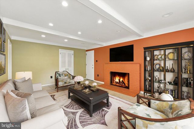 1236 LEXINGTON DR, Yardley, PA 19067