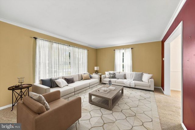 1236 LEXINGTON DR, Yardley, PA 19067