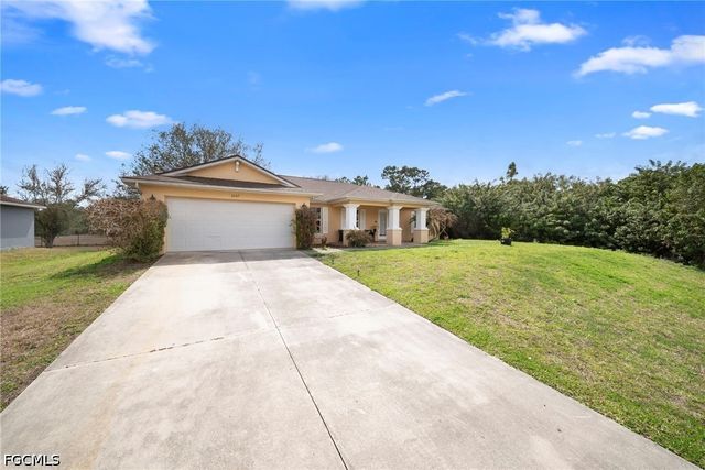 3205 38th ST W, Lehigh Acres, FL 33971