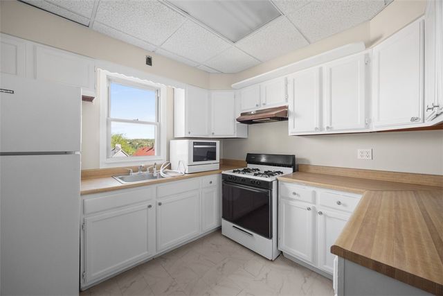 5611 Wickliff St, Lawrenceville, PA 15201