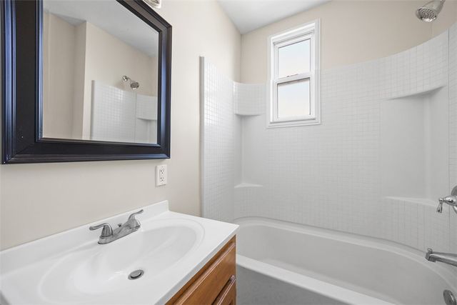 5611 Wickliff St, Lawrenceville, PA 15201