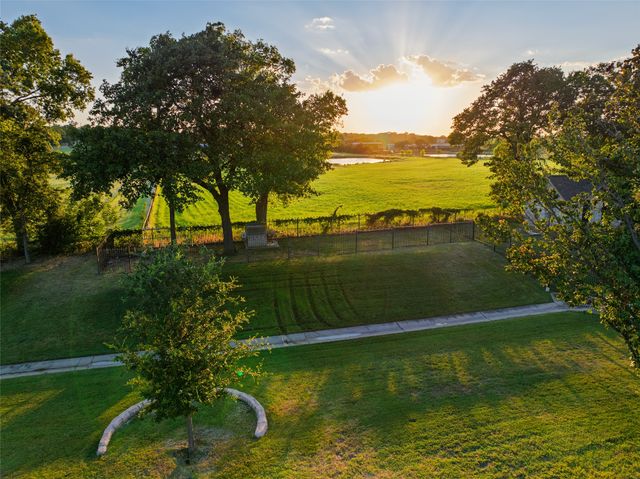 250 Whistling Duck Lane, Double Oak, TX 75077