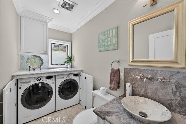 405 Blumont Street, Laguna Beach, CA 92651