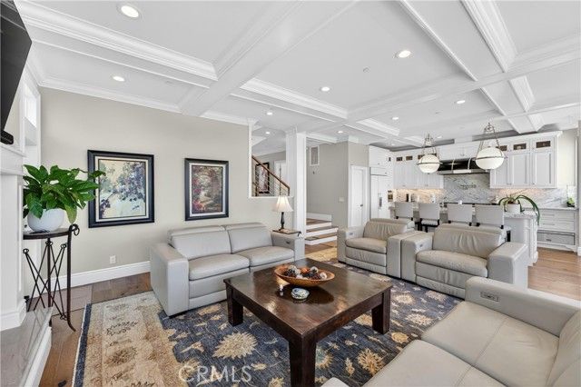 405 Blumont Street, Laguna Beach, CA 92651