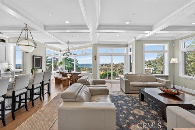 405 Blumont Street, Laguna Beach, CA 92651