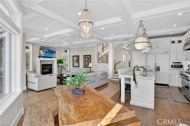 405 Blumont Street, Laguna Beach, CA 92651