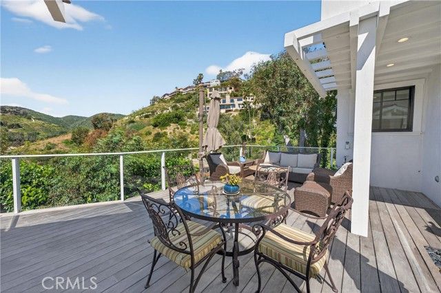 405 Blumont Street, Laguna Beach, CA 92651