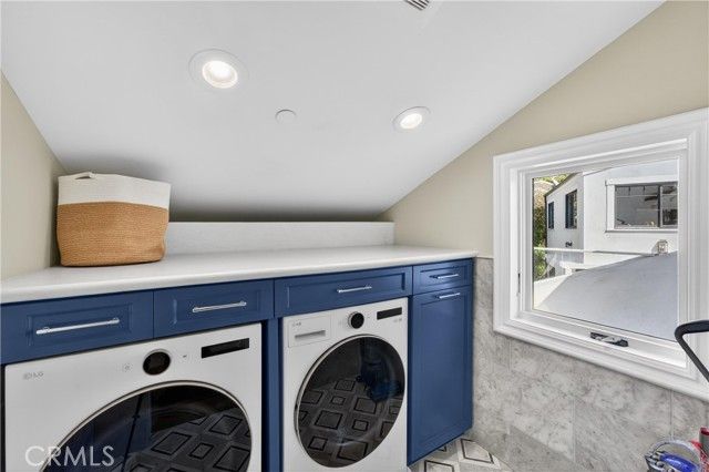 405 Blumont Street, Laguna Beach, CA 92651