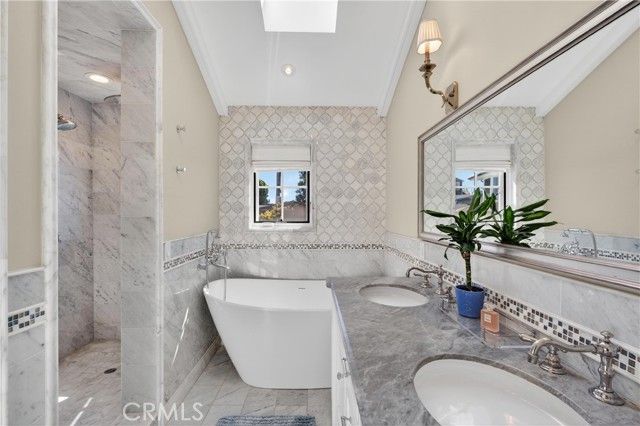 405 Blumont Street, Laguna Beach, CA 92651