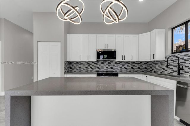 2947 NW 9th Street, Fort Lauderdale, FL 33311