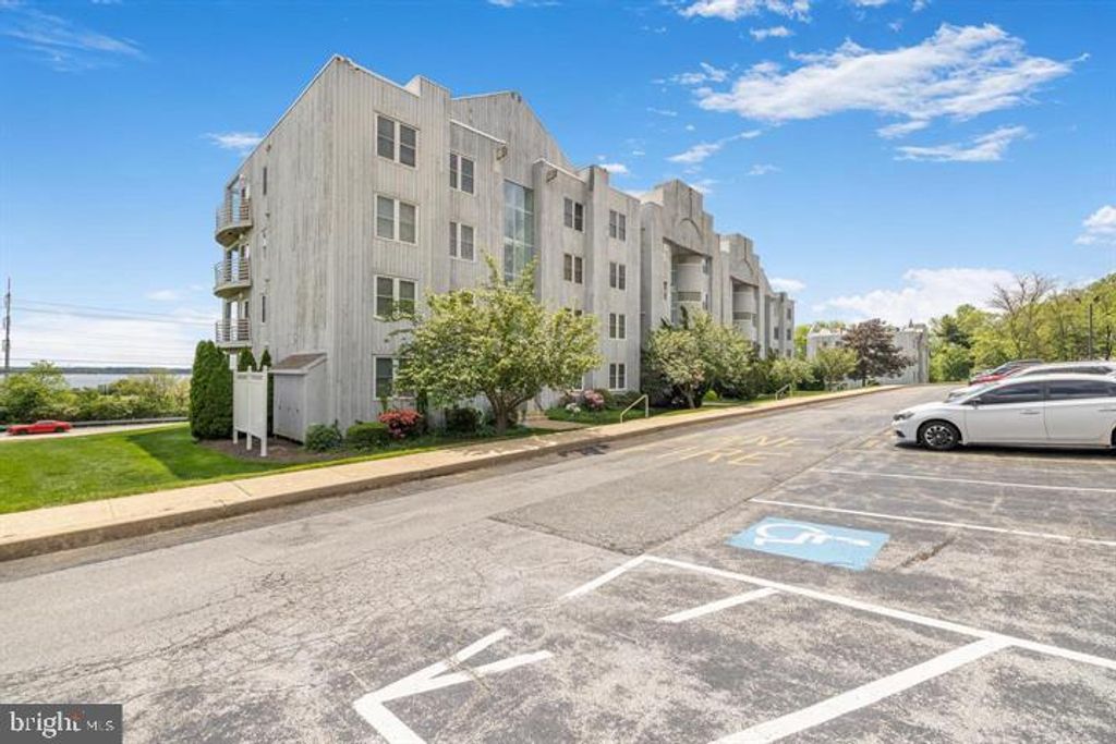 5213-UNIT LE PARC DR #46 APT 2, Wilmington, DE 19809