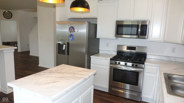 942 Maple Stone Drive, Greenwood, IN 46143