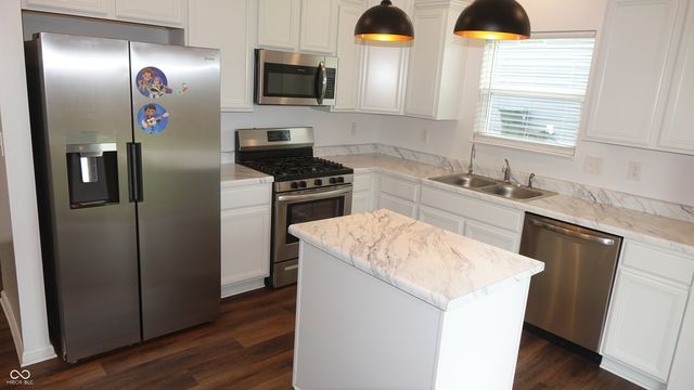 942 Maple Stone Drive, Greenwood, IN 46143