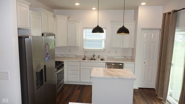 942 Maple Stone Drive, Greenwood, IN 46143