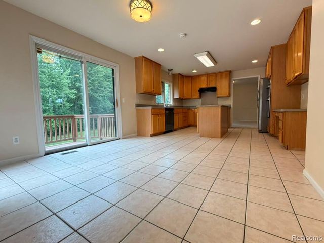 7782 Watford Drive, West Bloomfield, MI 48322