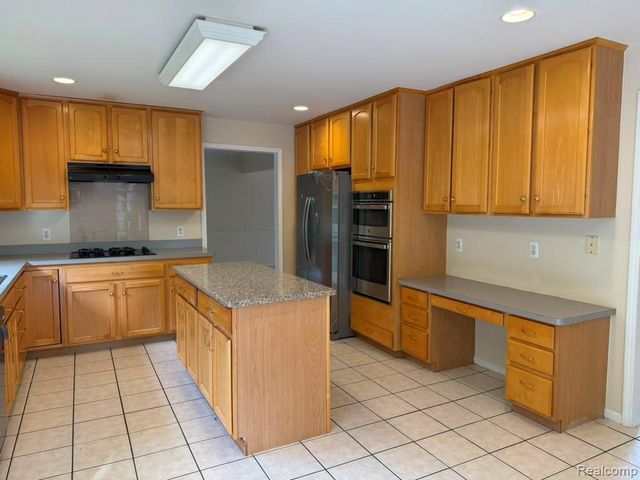 7782 Watford Drive, West Bloomfield, MI 48322